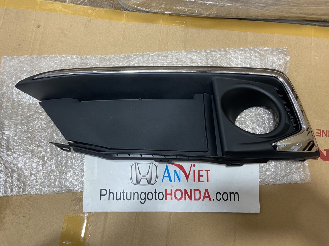 Ốp đèn sương mù viền mạ xe Honda CIVIC 2018-2020